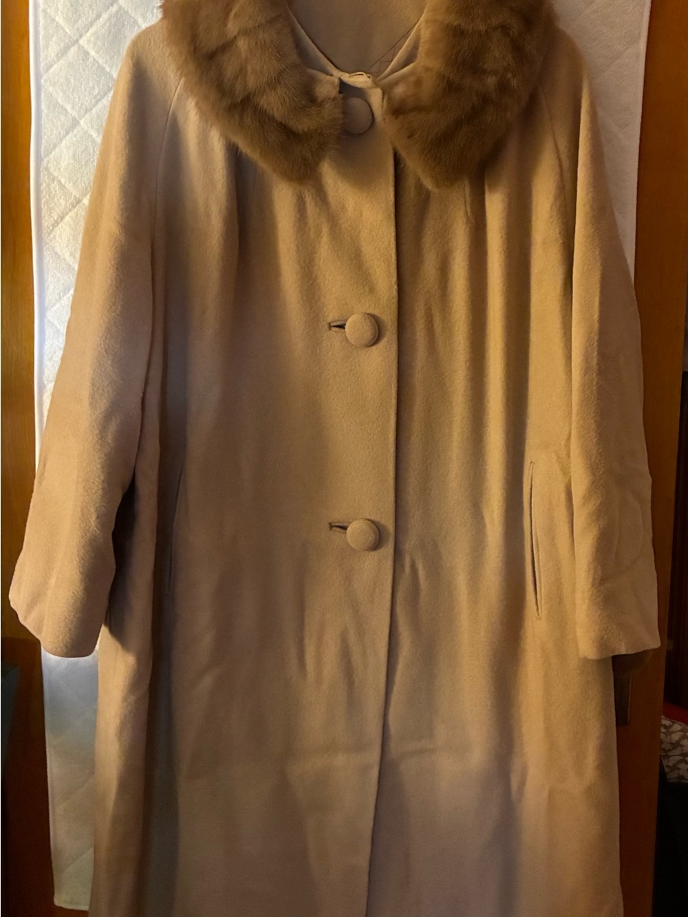 Vintage Beige Women's Cashmere Coat with Detachable Mink Fur Collar